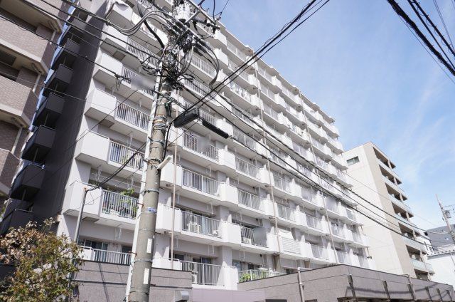 朝日プラザ越谷の外観
