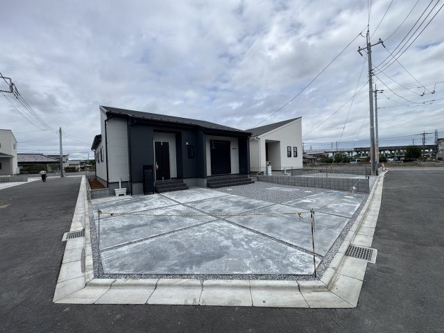 新築　児玉郡上里町七本木町第６　Livele Garden.S　5号棟の駐車場|現地写真　駐車スペースは並列3台分可能です！
