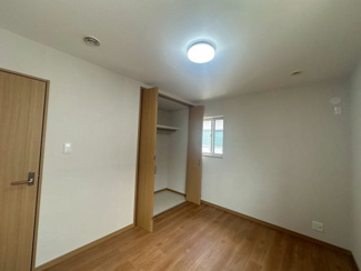 【寝室】 | みずき台２丁目　中古戸建 | 全居室６帖以上☆どのお部屋でものびのびお過ごしいただけますよ♪