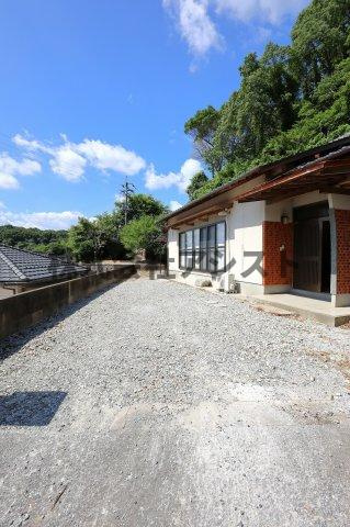 池尻平屋貸家の駐車場