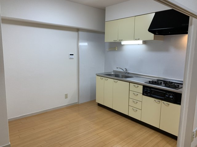 シャトー明石（注）本物件にEVはございませんのキッチン