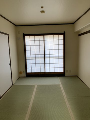シャトー明石（注）本物件にEVはございませんの和室
