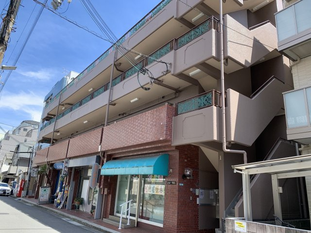 シャトー明石（注）本物件にEVはございませんの外観