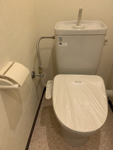 シャトー明石（注）本物件にEVはございませんのトイレ