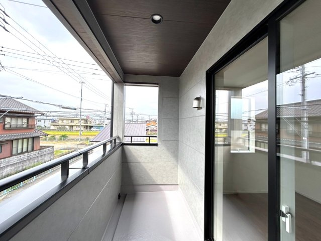 ブルーミングガーデン　一宮市北方町北方　全1区画分譲のバルコニー|バルコニーは南向きで洗濯物もよく乾きます！