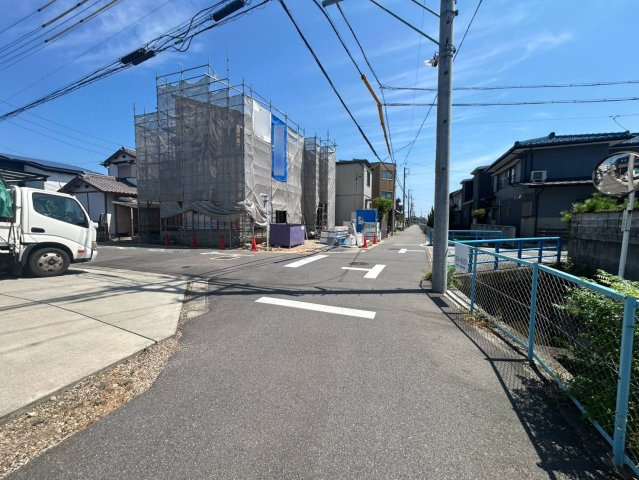 ブルーミングガーデン　一宮市北方町北方　全1区画分譲の前面道路含む現地写真|「現地（2026年8月24日）撮影」　
■前面道路　
■ヤマダ不動産　株式会社リライフ