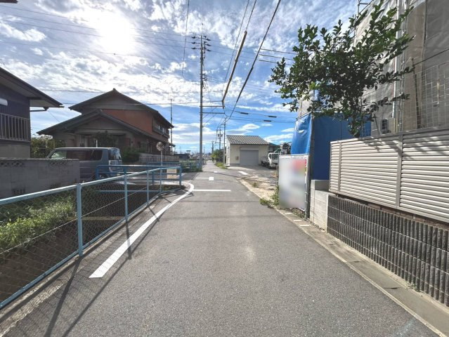 ブルーミングガーデン　一宮市北方町北方　全1区画分譲の前面道路含む現地写真|「現地（2026年8月24日）撮影」　
■前面道路　
■ヤマダ不動産　株式会社リライフ