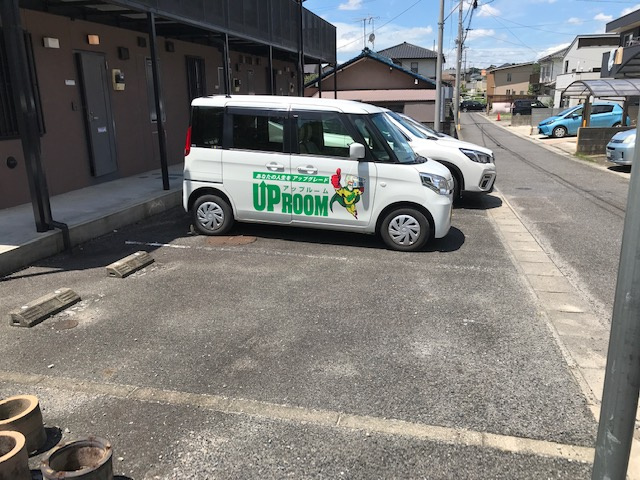 ドルフの駐車場