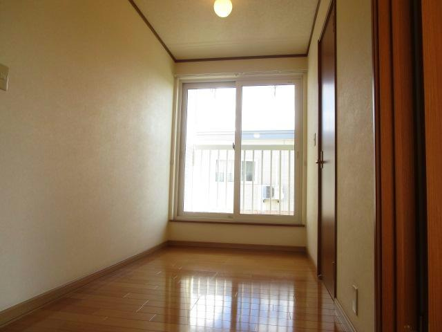 西16南5借家(エリア邸)の内装
