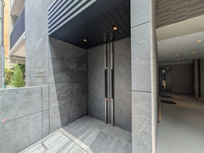 【エントランス】 | S-RESIDENCE新御徒町chiaro(エスレジデンス新御徒町キアロ)
