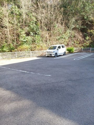 ＧｒｏｖｅＳｉｄｅＶｉｌｌａＢの駐車場|駐車場完備です