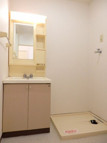 りべらるの洗面所|ゆったりとスペースのある洗面所