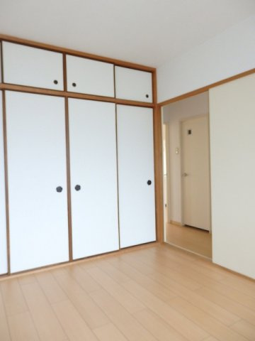りべらるの内装|明るい室内です