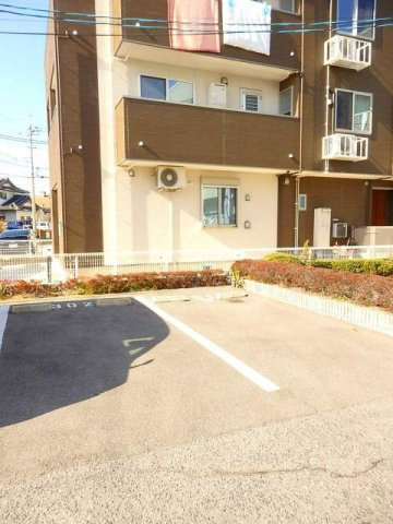 りべらるの駐車場|カースペースがあります