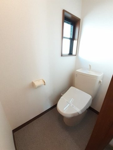 セレッソ十日市Ｂ棟のトイレ|清潔感のあるトイレです