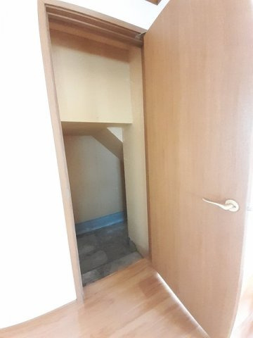 セレッソ十日市Ｂ棟の内装|明るい室内です