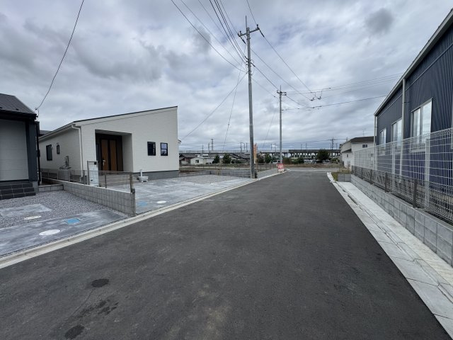 新築　児玉郡上里町七本木町第６　Livele Garden.S　6号棟の前面道路含む現地写真|現地写真　南側接道幅員約6ｍ
