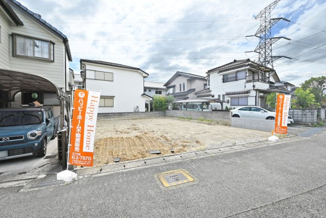 宝塚市安倉北1丁目新築一戸建て│5LDK+駐車2台可(車種制限有)の外観|「部屋数が欲しい」を叶える、広々5LDK新築戸建が登場致しました。ウォークインクローゼットが2か所設けられているので、荷物が増えても安心！