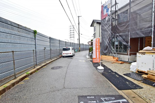 宝塚市安倉北1丁目新築一戸建て│5LDK+駐車2台可(車種制限有)の前面道路含む現地写真|交通量も少なく、小さなお子様からご年配の方まで安心してお住まいいただけます。