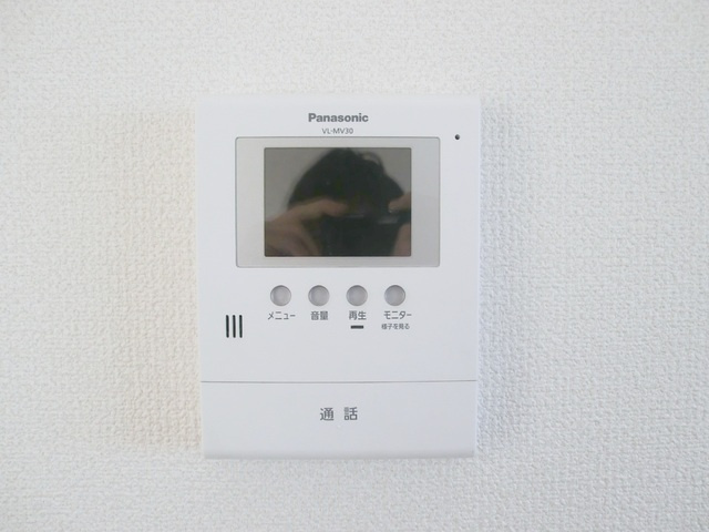 エスポワール篠崎３のセキュリティ|ＴＶモニター付インターホン採用。