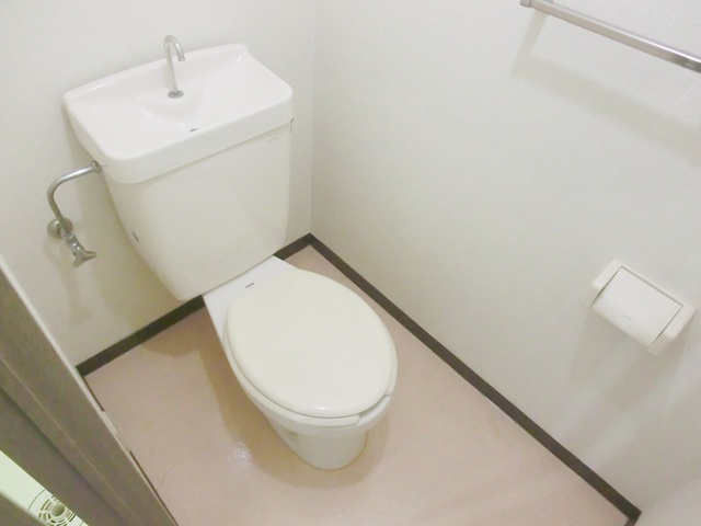 エスポワール篠崎３のトイレ|洋式トイレです。