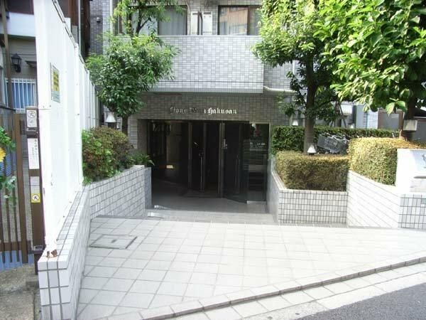 ライオンズプラザ白山のエントランス