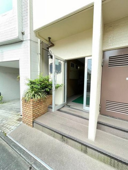 【エントランス】