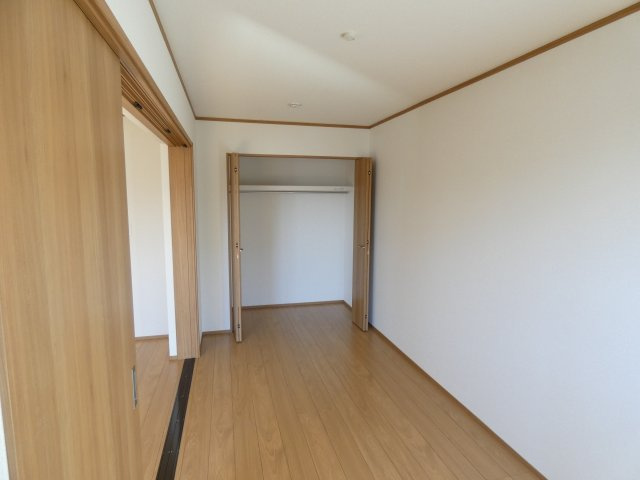 サニーレジデンスの洋室