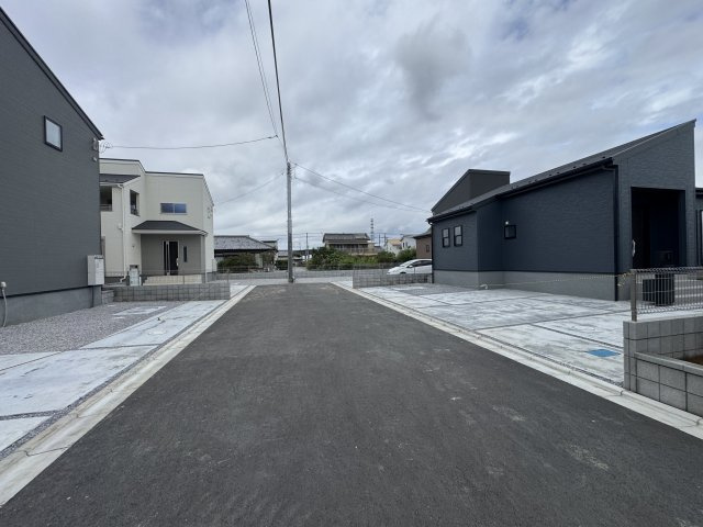 新築　児玉郡上里町七本木町第６　Livele Garden.S　6号棟の前面道路含む現地写真|現地写真　西側接道幅員約6ｍ
