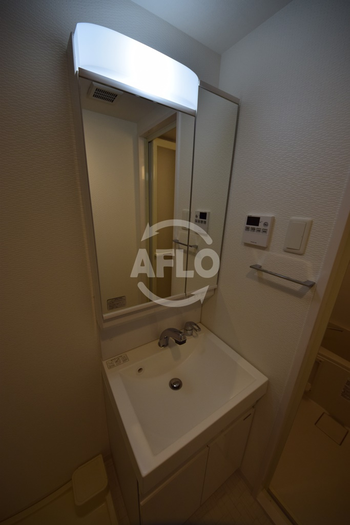 S-RESIDENCE阿波座WESTの独立洗面台|S-RESIDENCE阿波座WEST　独立洗面化粧台