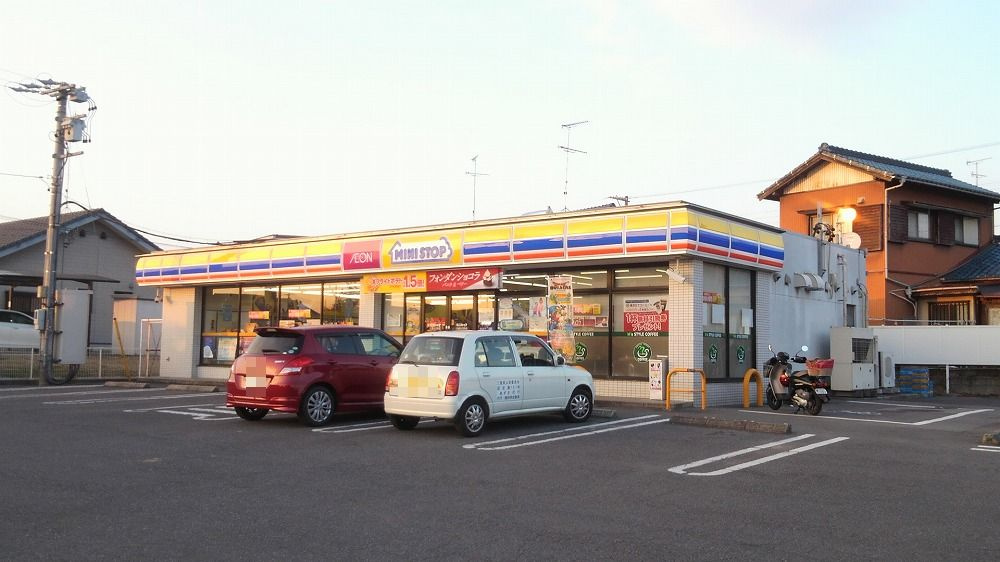 アルシオーネの周辺|【コンビニエンスストア】ミニストップ久居北口店まで393ｍ