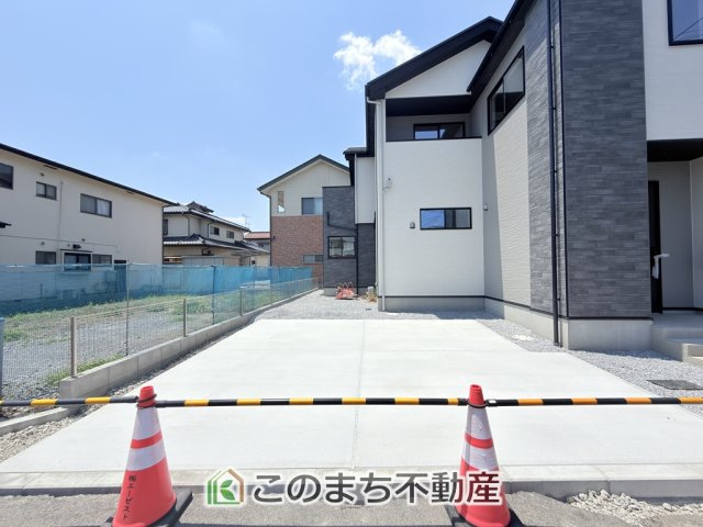 リガーレ宇都宮市泉が丘3期の駐車場|広いカースペースございます。