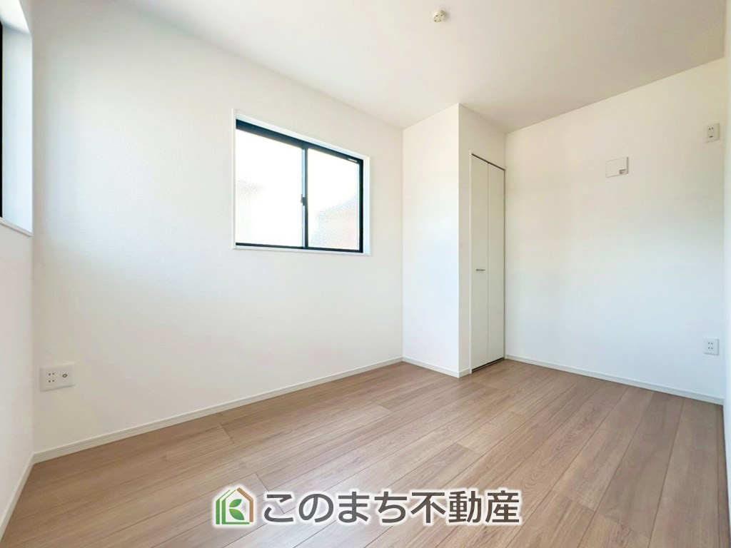 リガーレ宇都宮市泉が丘3期の洋室|洋室はお手入れのしやすいフローリング仕様です。普段はフロアモップなどを使って、簡単にお掃除していただけます◎