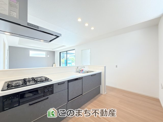 リガーレ宇都宮市泉が丘3期のキッチン|人気の対面式キッチン☆料理をしながらご家族とコミュニケーションが取れます♪