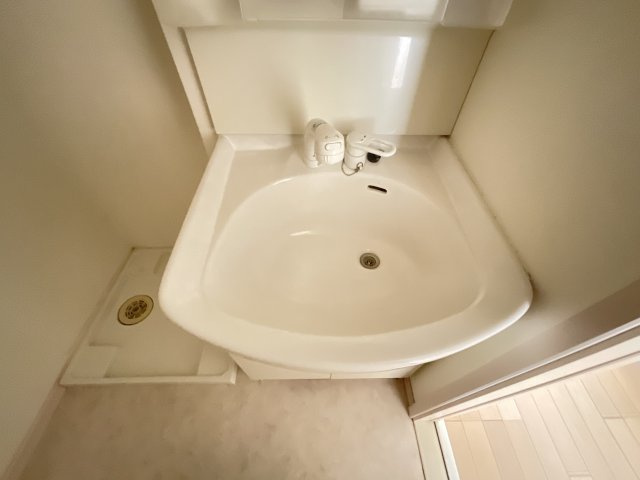 【独立洗面台】 | スマイルⅡ番館 | 独立洗面台、小物を置くことができて便利です