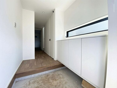 【玄関】 | 練馬区高松６丁目　新築戸建　5号棟 6970万円