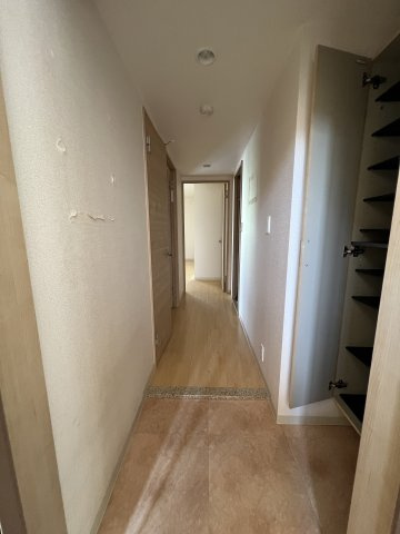 プレサージュの玄関