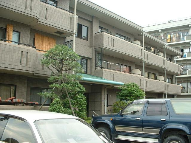 小金井市緑町１丁目の賃貸マンションのエントランス