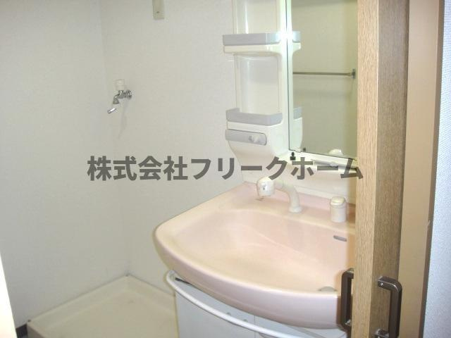 小金井市緑町１丁目の賃貸マンションの洗面所