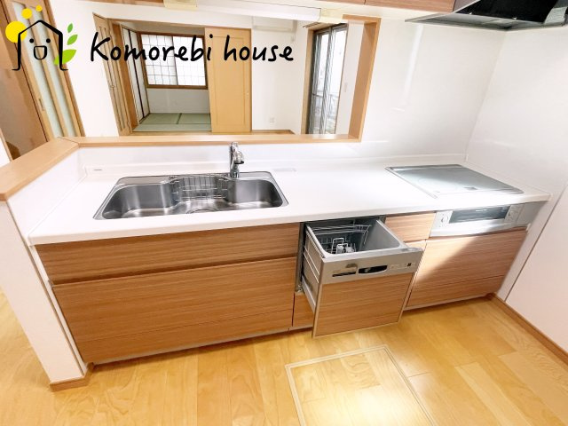 鴻巣市小松　中古戸建のキッチン|キッチンでお料理をお楽しみください