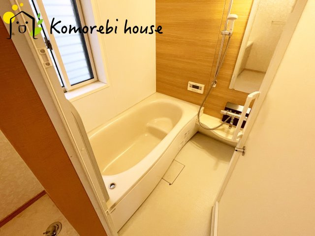 鴻巣市小松　中古戸建の浴室|コンパクトで使いやすいお風呂です