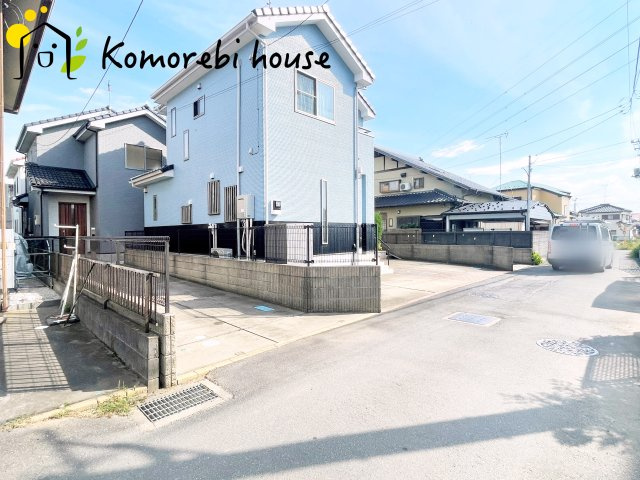 鴻巣市小松　中古戸建の前面道路含む現地写真|前面道路含む現地写真です