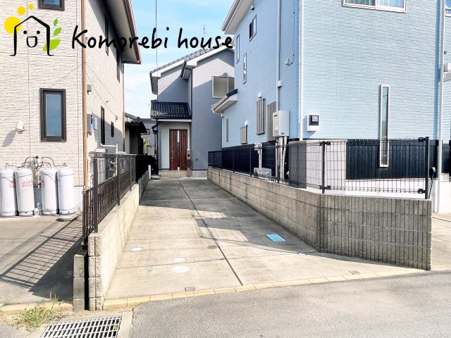 鴻巣市小松　中古戸建の駐車場|駐車場の用意があります