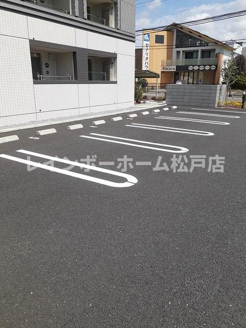 【仲介手数料：50％OFF】対象物件！の駐車場|カースペースがあります