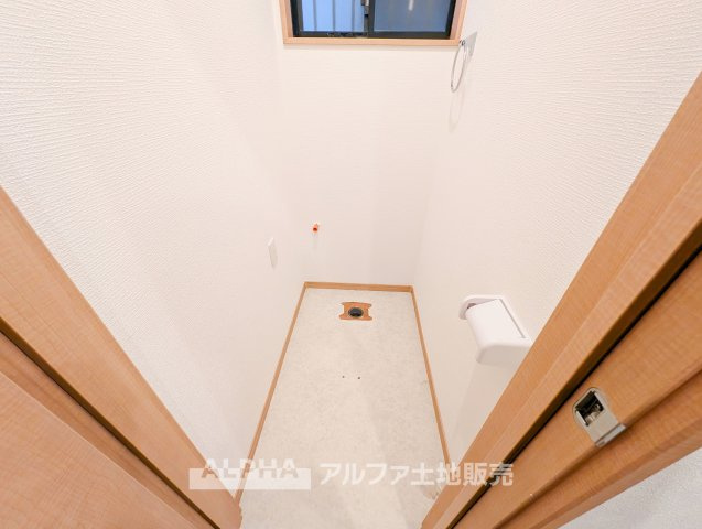 国分寺市新町１丁目の中古一戸建のトイレ|【Warm water flush toilet】
◆温水洗浄便座付きトイレ◆お掃除も楽々。快適に過ごすためには今や欠かせない設備。壁掛けリモコンで使いやすくいつでも清潔に保てます。
※工事中
