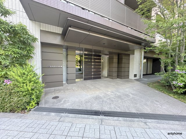 パークアクシスうつぼ公園　仲介手数料無料のエントランス