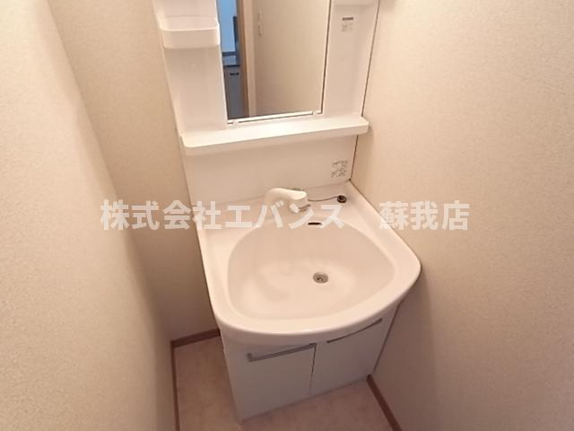 【独立洗面台】 | アムールおゆみ台 | 独立洗面台、小物を置くことができて便利です