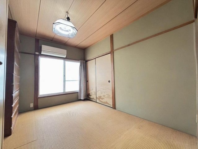 松原市天美南2丁目の和室|収納スペースもあり、寝室やお子様のお部屋としても使いやすいお部屋です◎