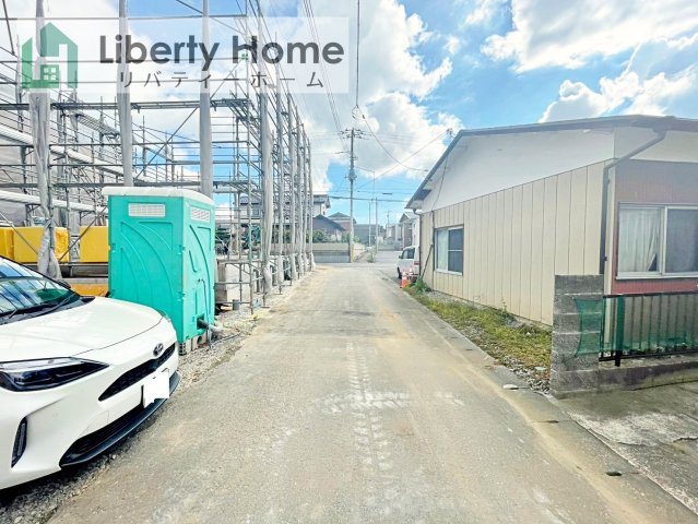 つくば市谷田部第24　3号棟　新築戸建の前面道路含む現地写真