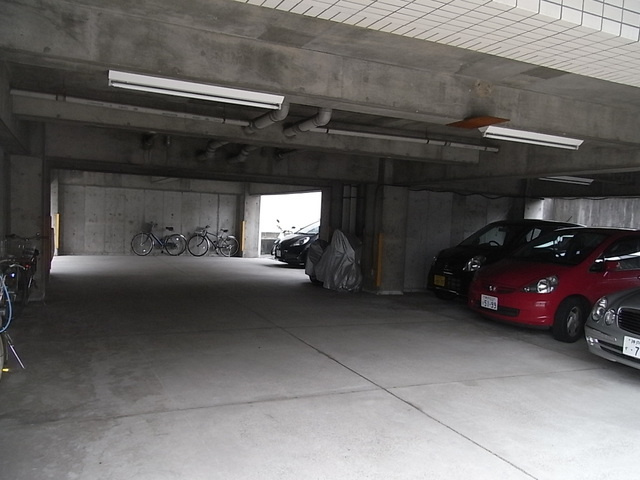 ドリームハイツⅡの駐車場